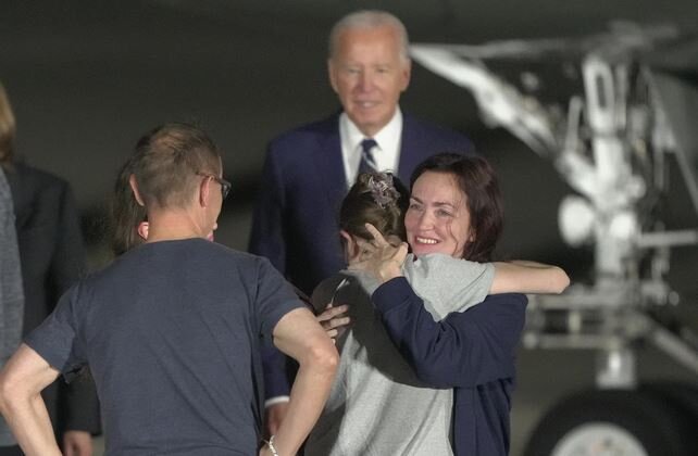 Biden AFB.JPG